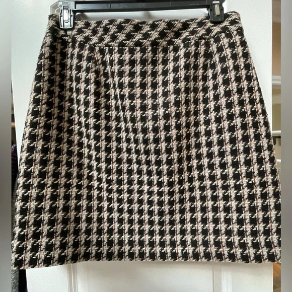 Loft Houndstooth Skirt - Picture 2 of 5
